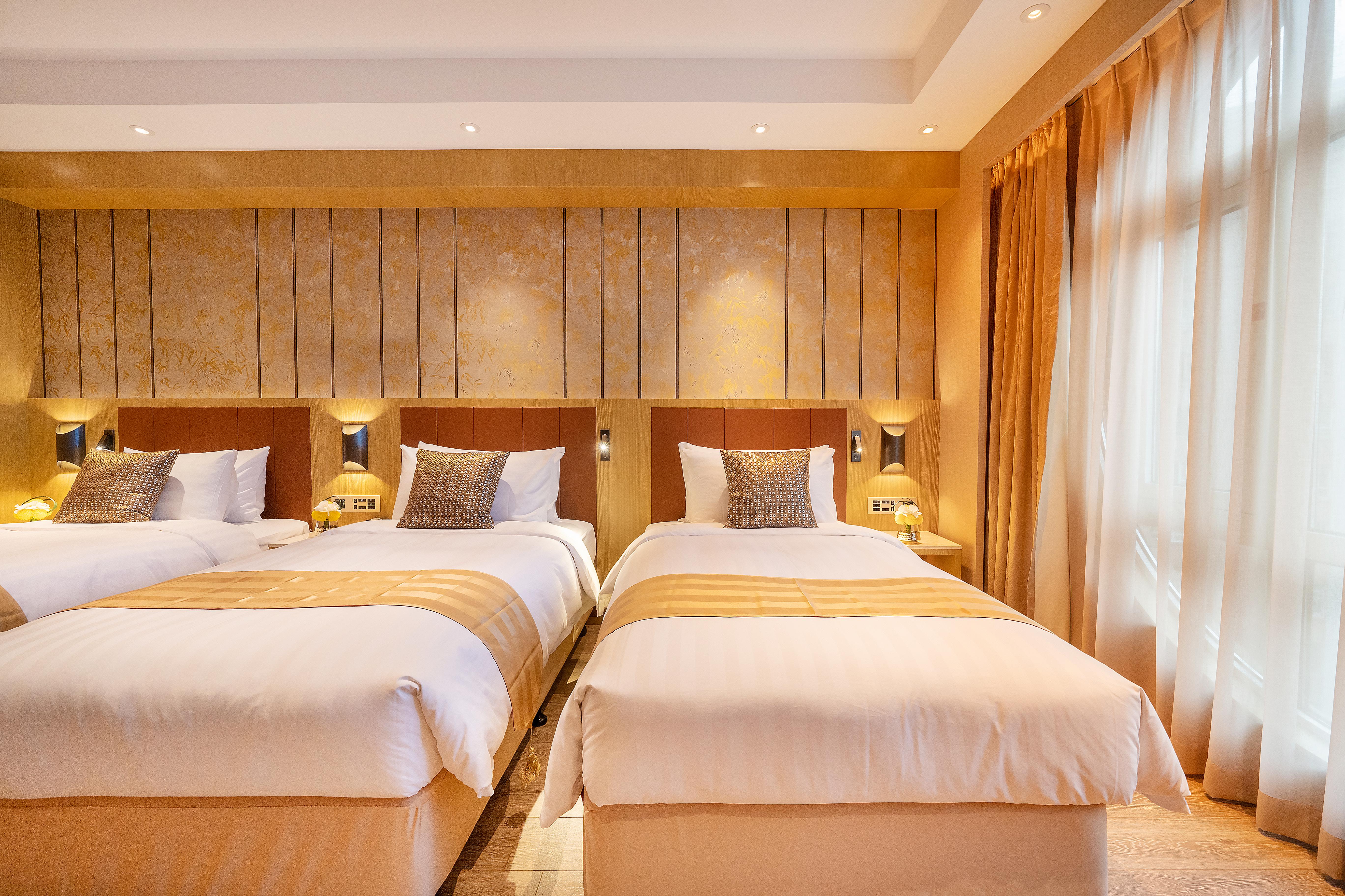 Grand Dragon Hotel 4*