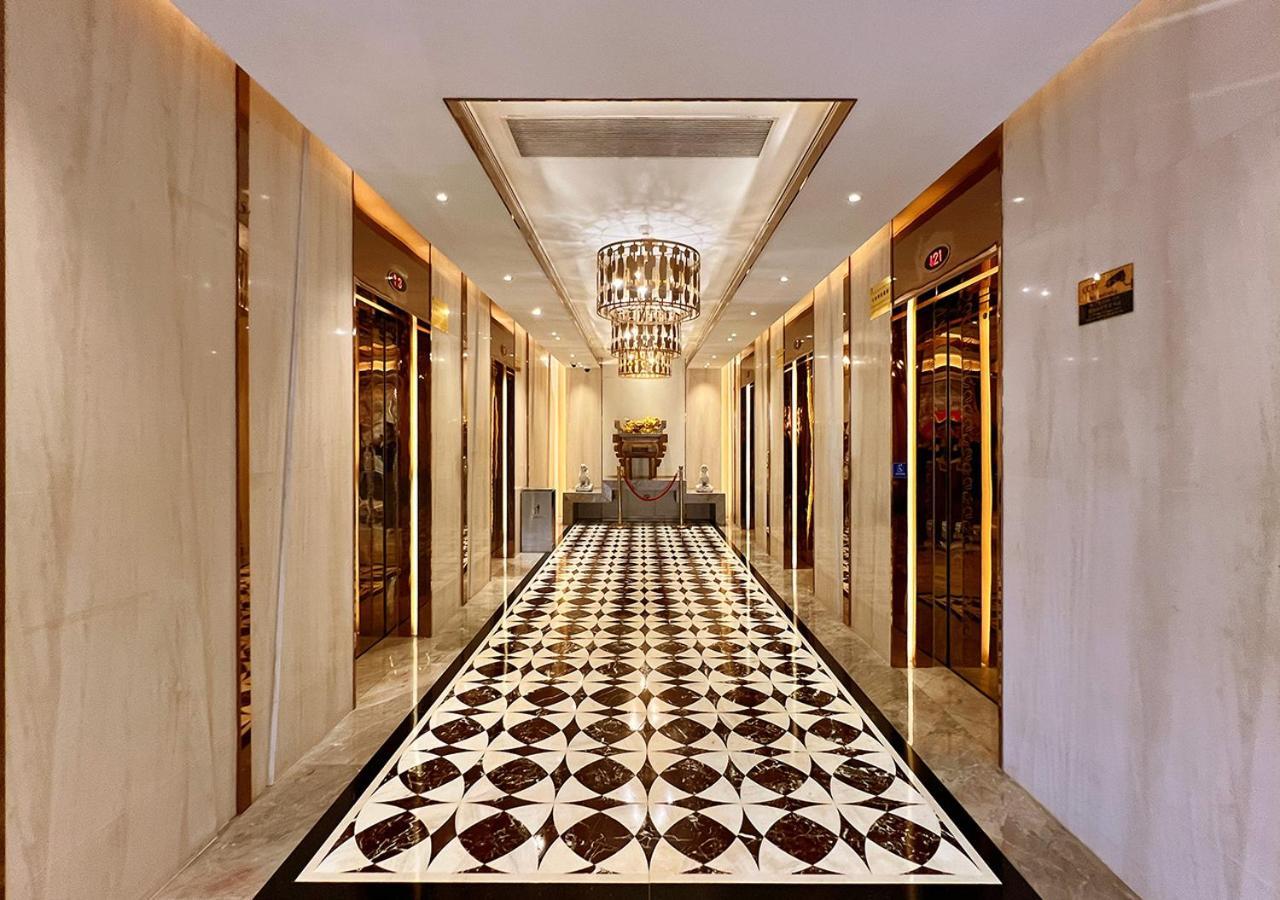 Grand Dragon Hotel 4*